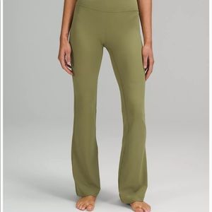 NWT Lululemon Groove SHR Flare Pants